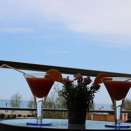 Bluewaves Apartment Mamaia Nord Năvodari Exterior foto